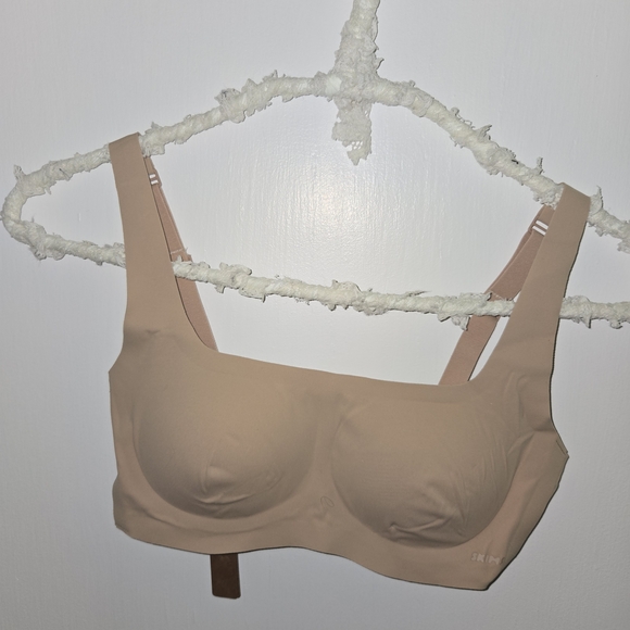 SKIMS Other - Skims Naked Scoop Neck Bra